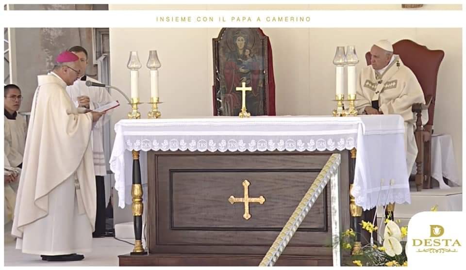 I paramenti Desta per la visita di Papa Francesco ai terremotati di Camerino